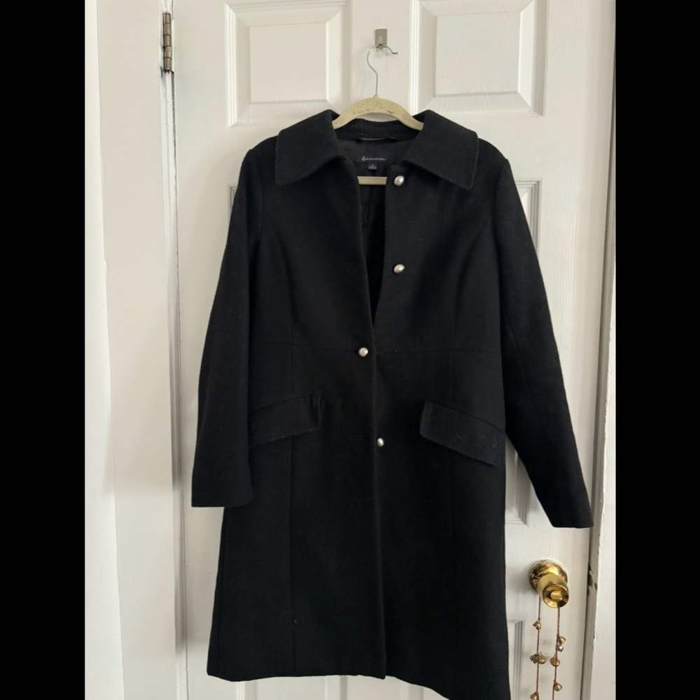 Elegant Black Wool Women's Coat